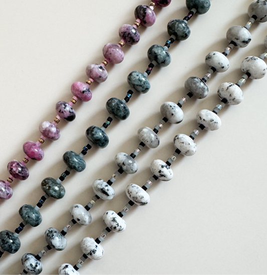 28" Agate Lanyard | Speckled Beads